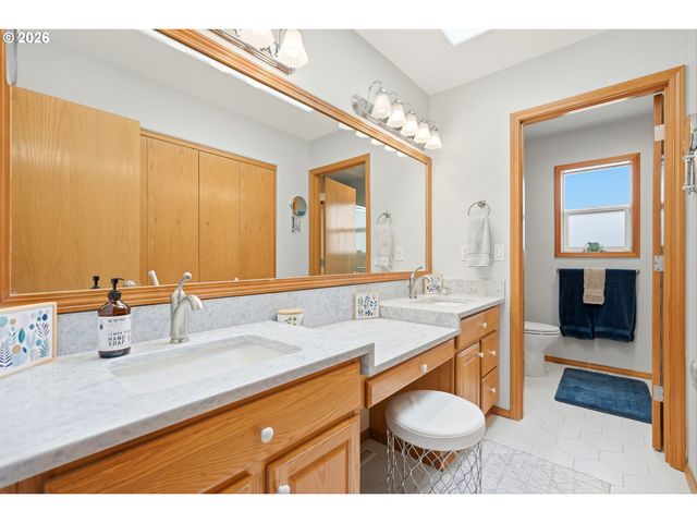 276 Se 8TH Ave, Canby, OR 97013