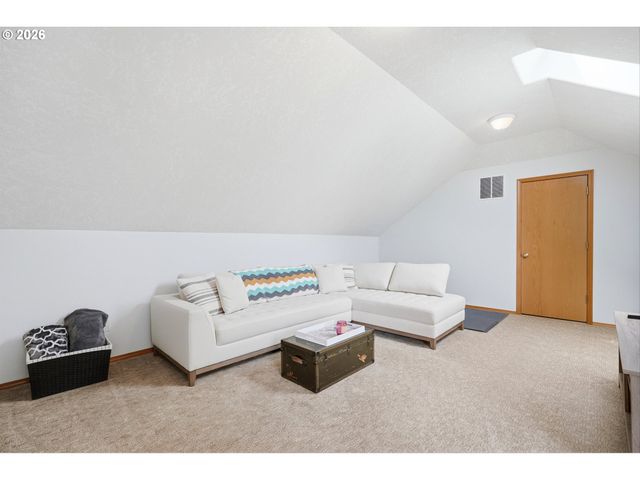276 Se 8TH Ave, Canby, OR 97013