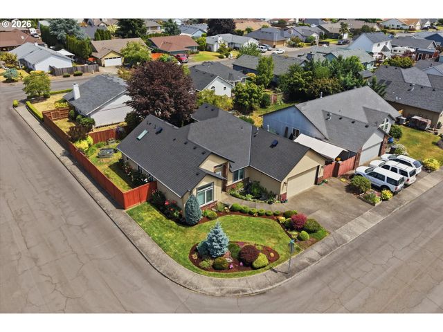 276 Se 8TH Ave, Canby, OR 97013