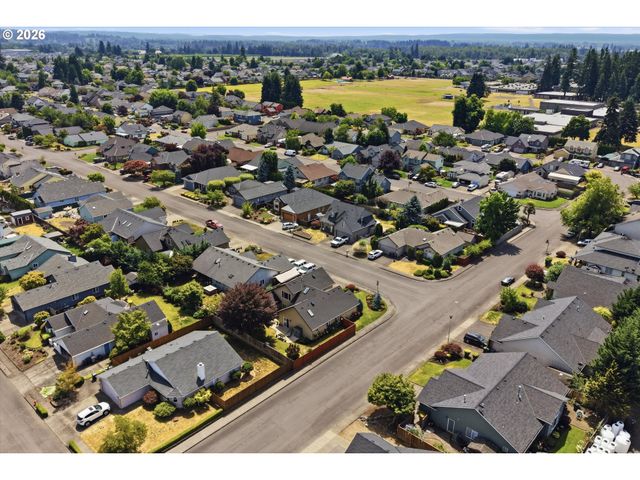 276 Se 8TH Ave, Canby, OR 97013
