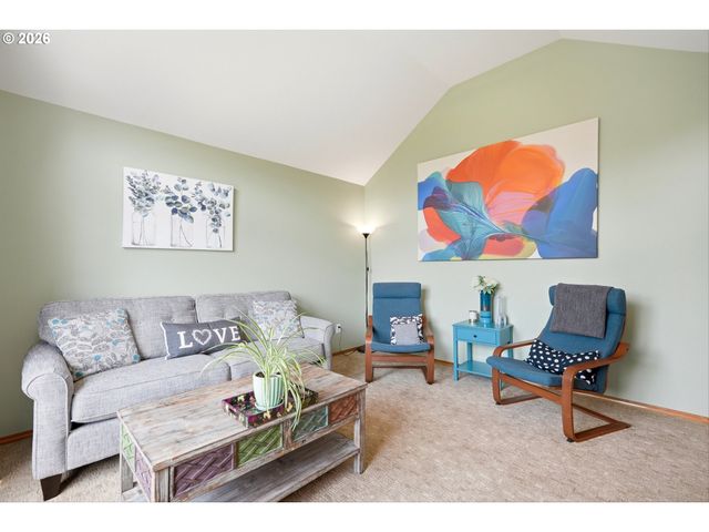 276 Se 8TH Ave, Canby, OR 97013