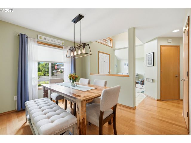 276 Se 8TH Ave, Canby, OR 97013