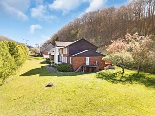152 Daniels, Banner, KY 41603