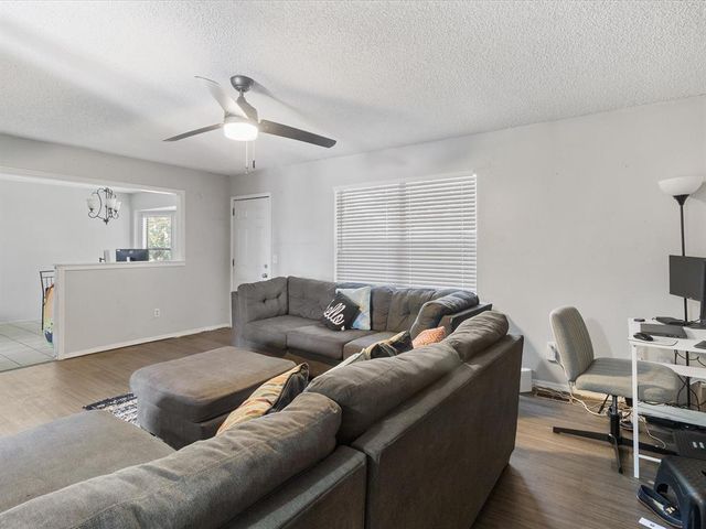 637 NW 116th Terrace, Oklahoma City, OK 73114