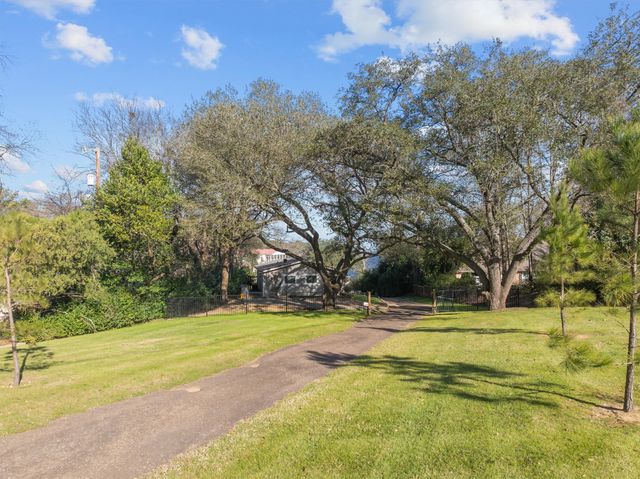 23322 Three Points Drive, Frankston, TX 75763
