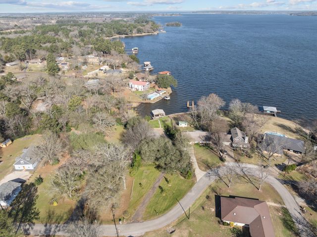 23322 Three Points Drive, Frankston, TX 75763