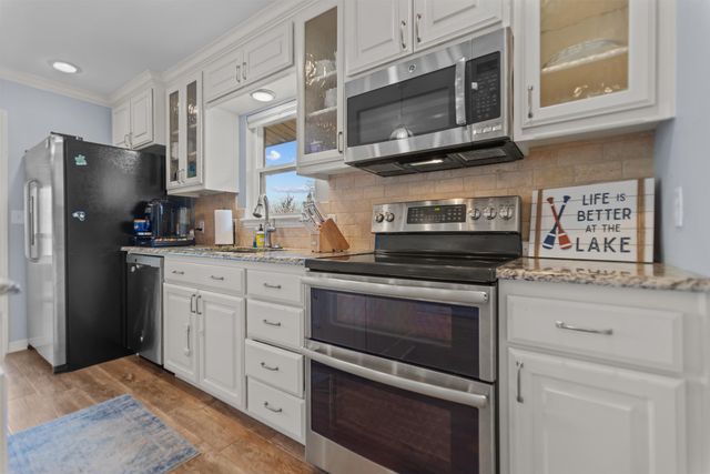 23322 Three Points Drive, Frankston, TX 75763