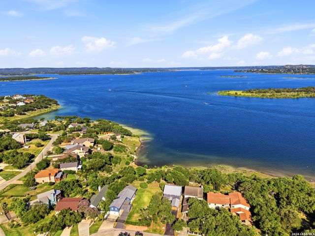 450 Stagecoach Dr, Canyon Lake, TX 78133
