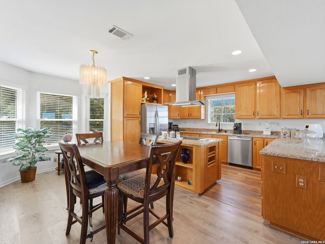450 Stagecoach Dr, Canyon Lake, TX 78133