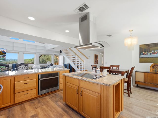450 Stagecoach Dr, Canyon Lake, TX 78133