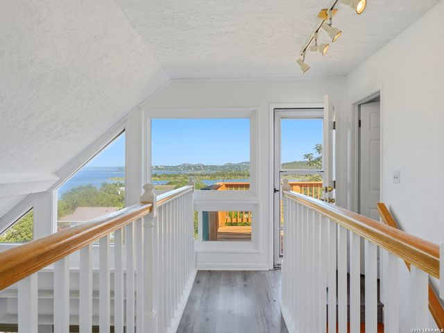 450 Stagecoach Dr, Canyon Lake, TX 78133