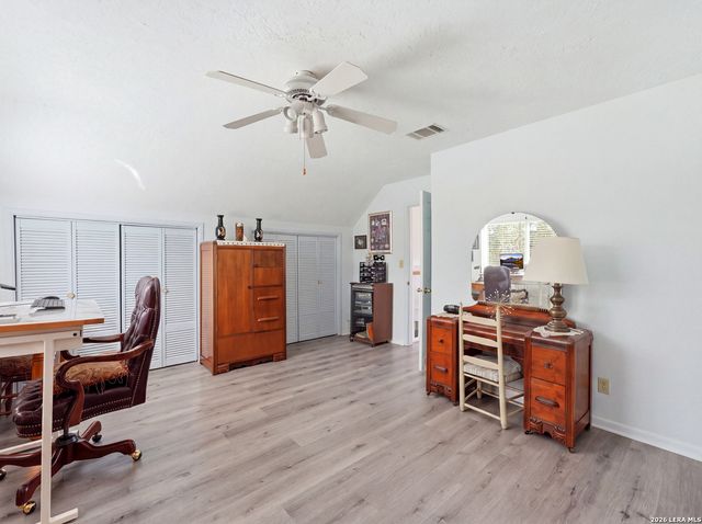 450 Stagecoach Dr, Canyon Lake, TX 78133