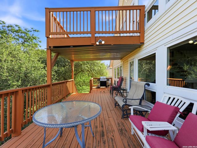 450 Stagecoach Dr, Canyon Lake, TX 78133