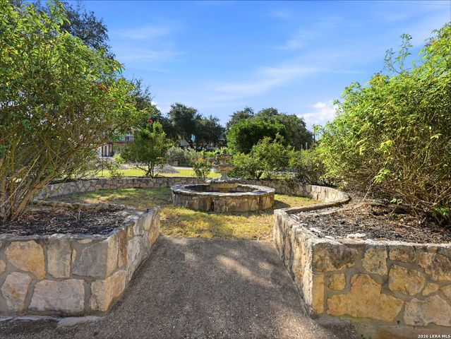450 Stagecoach Dr, Canyon Lake, TX 78133