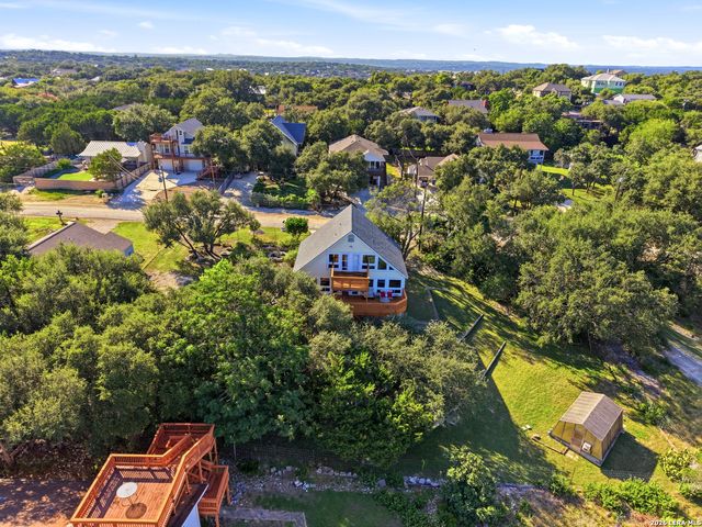 450 Stagecoach Dr, Canyon Lake, TX 78133
