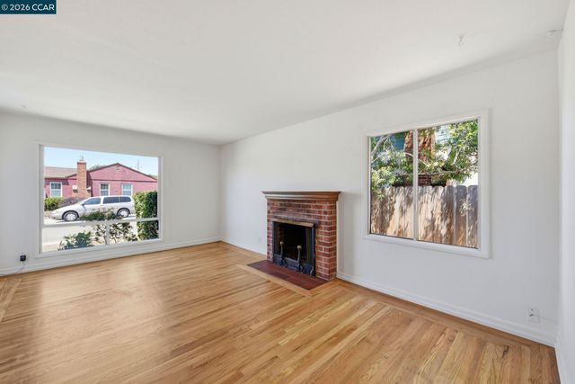 2305 Star Ave, Castro Valley, CA 94546
