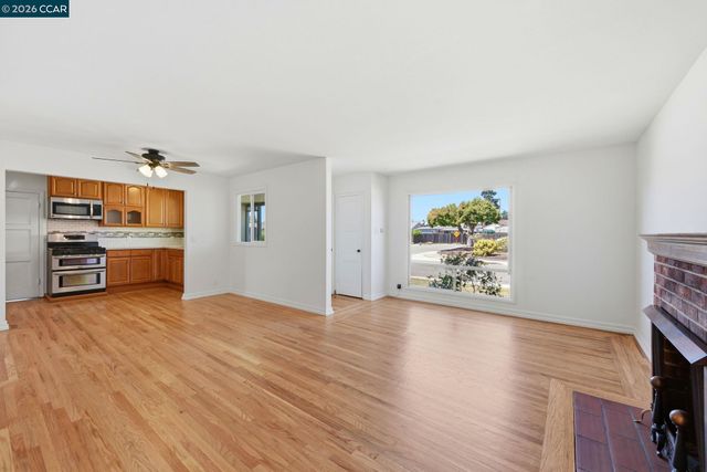 2305 Star Ave, Castro Valley, CA 94546