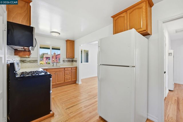 2305 Star Ave, Castro Valley, CA 94546