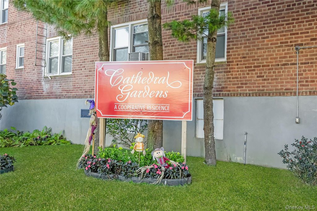 22 Mulford Place 2D, Hempstead, NY 11550