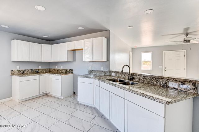 131 S Montgomery Avenue, Corona De Tucson, AZ 85641