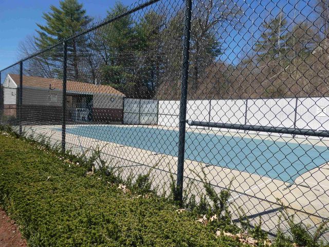 133 English Village Rd Apt 303, Manchester, NH 03102