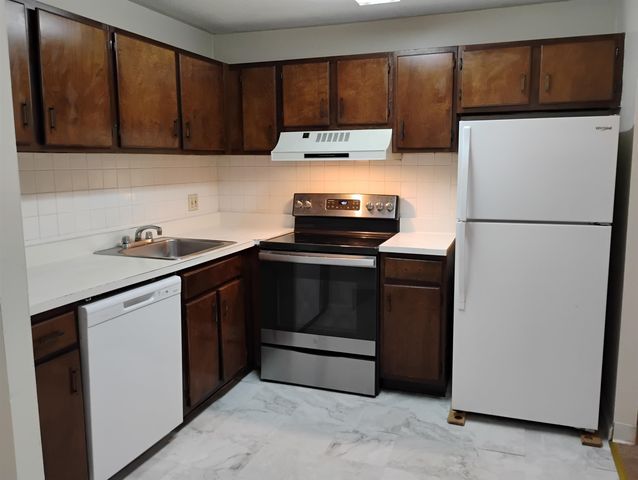 133 English Village Rd Apt 303, Manchester, NH 03102