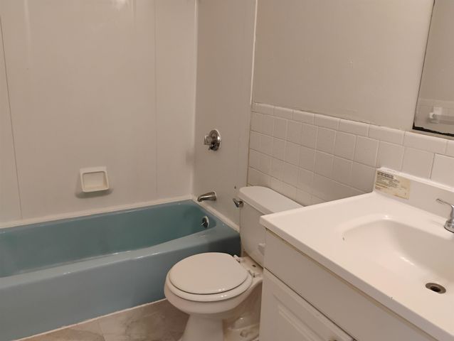 133 English Village Rd Apt 303, Manchester, NH 03102