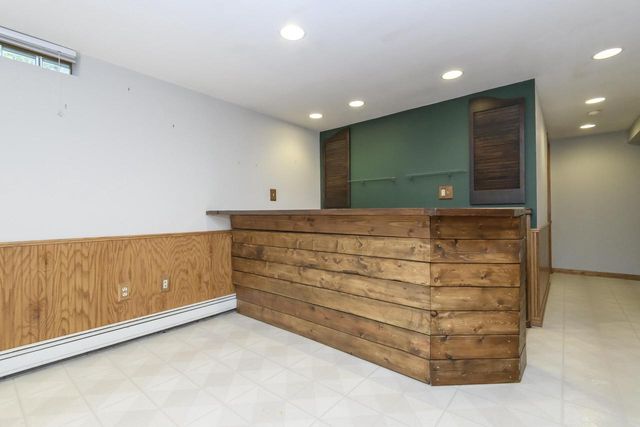 807 Meadowbrook DRIVE, West Bend, WI 53090