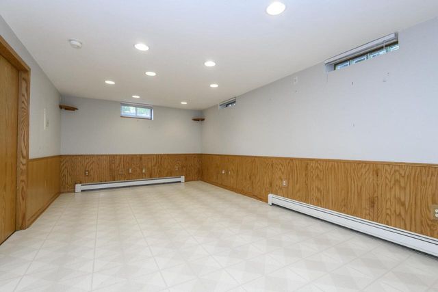 807 Meadowbrook DRIVE, West Bend, WI 53090