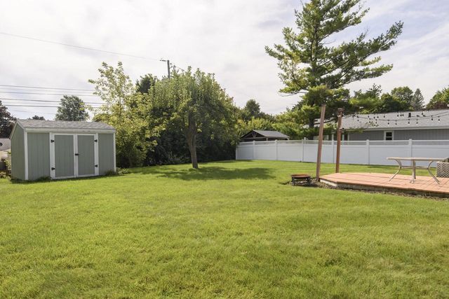 807 Meadowbrook DRIVE, West Bend, WI 53090