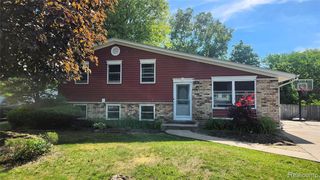 28718 Apollo Drive, Chesterfield, MI 48047