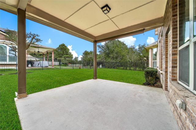 27 Waterfall Way, Tomball, TX 77375