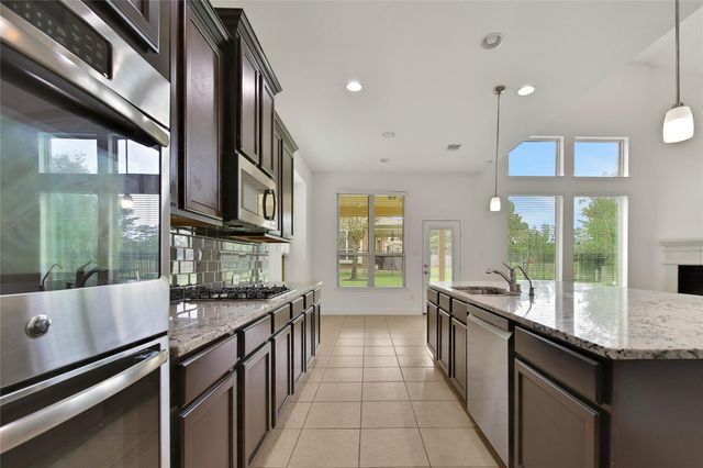 27 Waterfall Way, Tomball, TX 77375