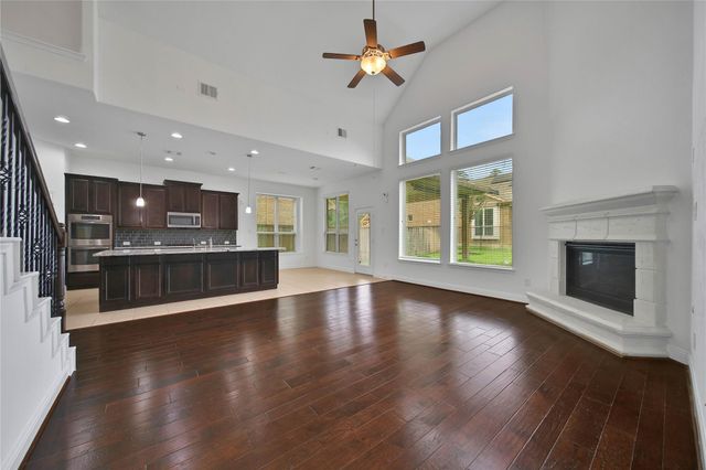 27 Waterfall Way, Tomball, TX 77375