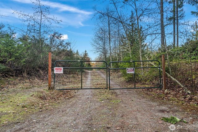 45 Whiteman Road SW, Lakebay, WA 98349