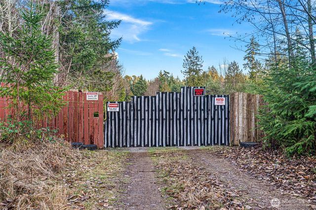 45 Whiteman Road SW, Lakebay, WA 98349