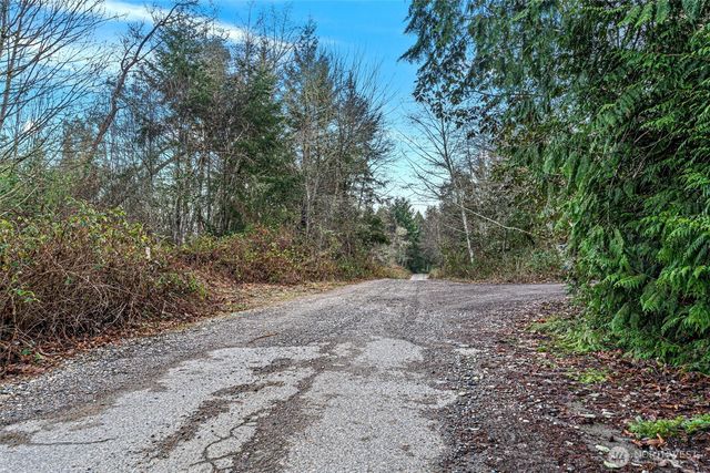 45 Whiteman Road SW, Lakebay, WA 98349