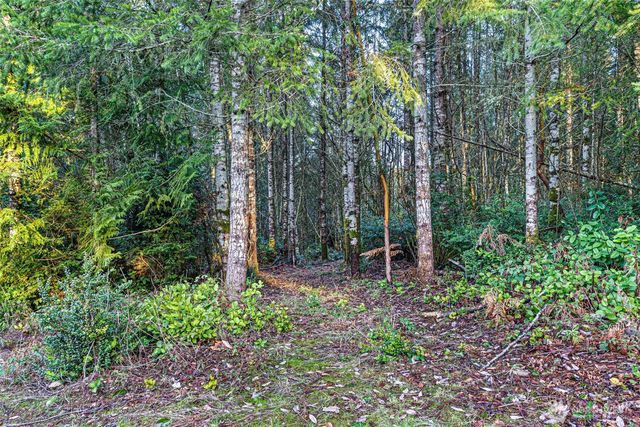 45 Whiteman Road SW, Lakebay, WA 98349