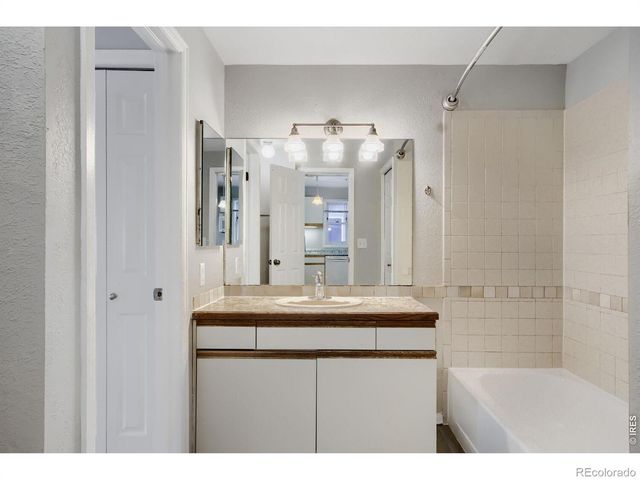 2201 Pearl Street 210, Boulder, CO 80302