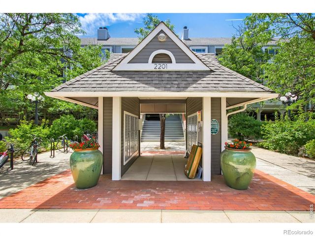 2201 Pearl Street 210, Boulder, CO 80302