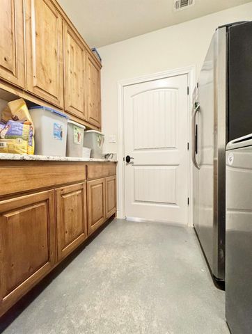 1094 Raintree LN, Elgin, TX 78621