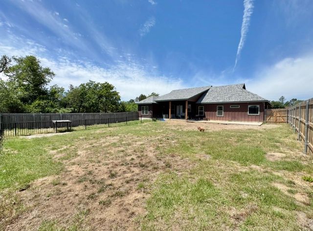 1094 Raintree LN, Elgin, TX 78621