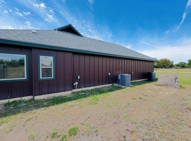 1094 Raintree LN, Elgin, TX 78621