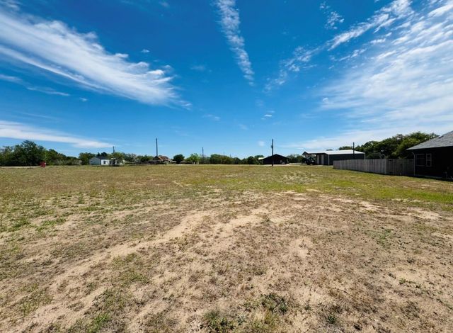 1094 Raintree LN, Elgin, TX 78621