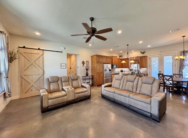 1094 Raintree LN, Elgin, TX 78621