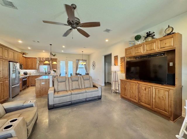 1094 Raintree LN, Elgin, TX 78621