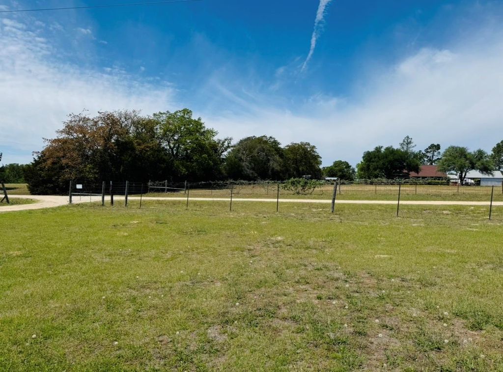 1094 Raintree LN, Elgin, TX 78621