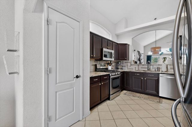 10427 Calle Hermosa Court NW, Albuquerque, NM 87114