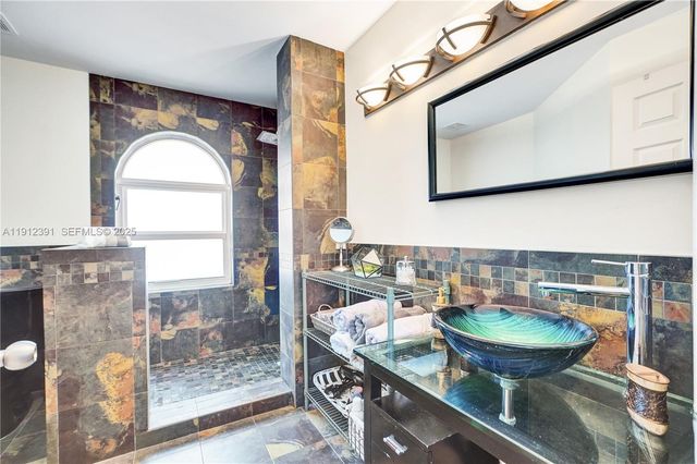 5633 NW 117th Avenue, Coral Springs, FL 33076