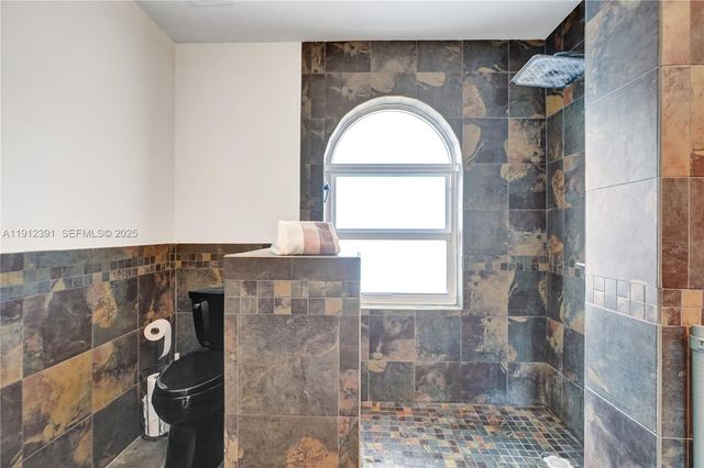 5633 NW 117th Avenue, Coral Springs, FL 33076